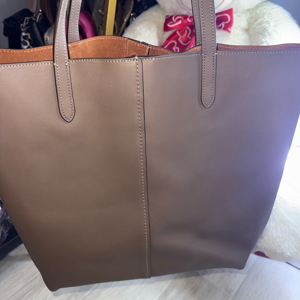 Coach CN318 North Tote Grain Leather Bag - Picture 2 of 6